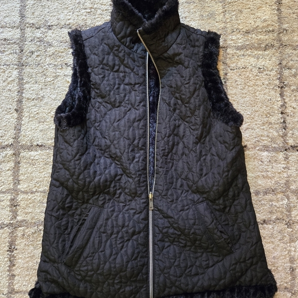 Casual  Black Faux Fur & Quilted Reversible Zip Front Vest L - Picture 5 of 7